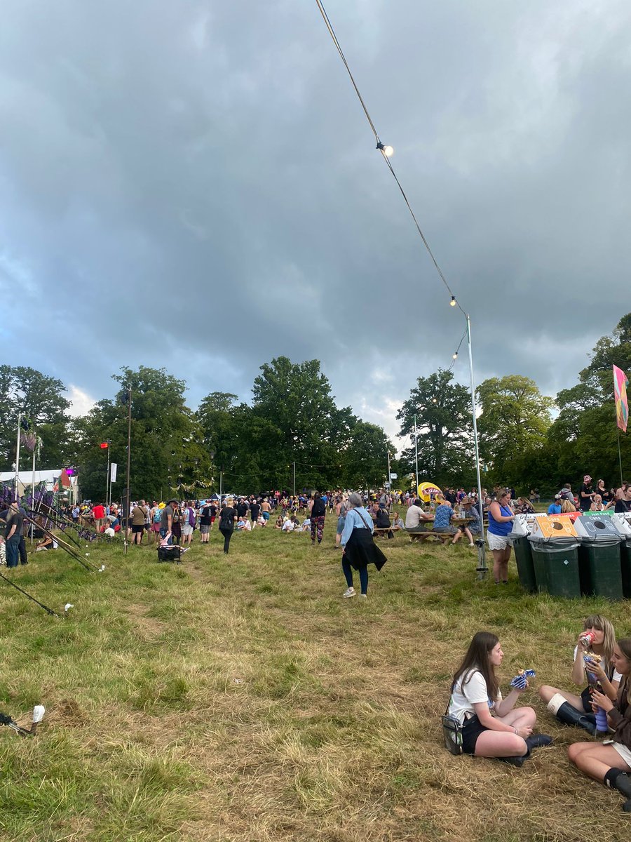 GHRCumbriaNews's tweet photo. The music is now underway at @KendalCalling and thousands are here already ahead of the weekend.
Declan McKenna and Paul Heaton are two of the acts on stage this evening. #inthefields #Kendal #Cumbria https://t.co/qRmQCF79EI