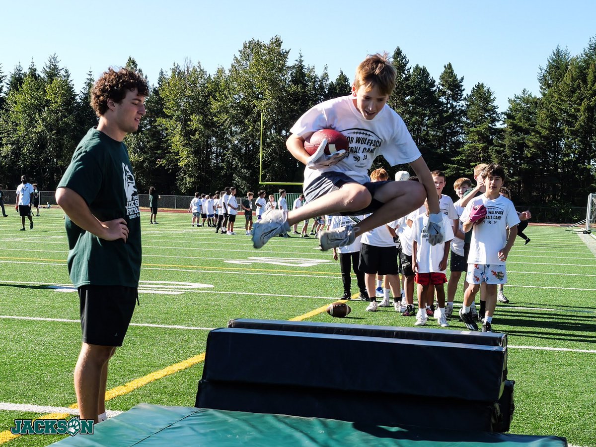 TWolvesFBall's tweet photo. Day 3 was special! Full of Special Teams drills which included more tackling, catching, and having a good time.
#jhsfootball #thepack #3strong #AsOne #stackem https://t.co/A5QcOWtn1G