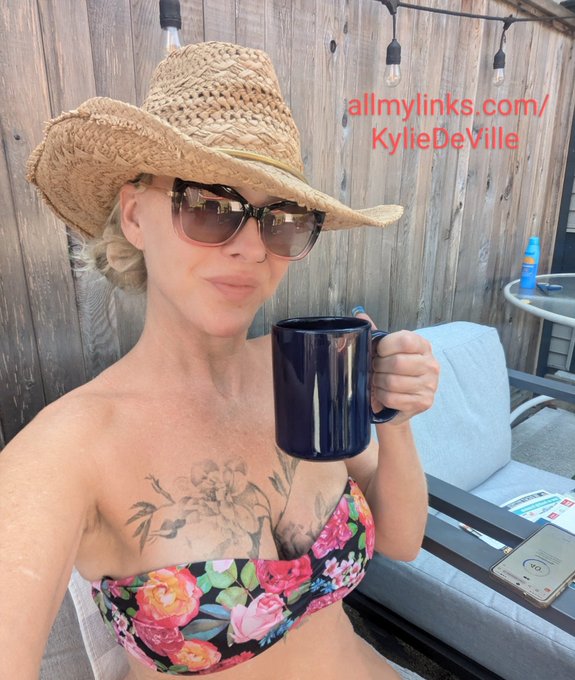 How is your summer? 🏝️🌞  XOX  Please engage! https://t.co/SxCDtM8K1o<a href="/tag/lingerie"class="tags"><span>#lingerie</span></a><a href="/tag/milf"class="tags"><span>#milf</span></a><a href="/tag/slutty"class="tags"><span>#slutty</span></a><a href="/tag/justyouraveragemum"class="tags"><span>#justyouraveragemum</span></a>