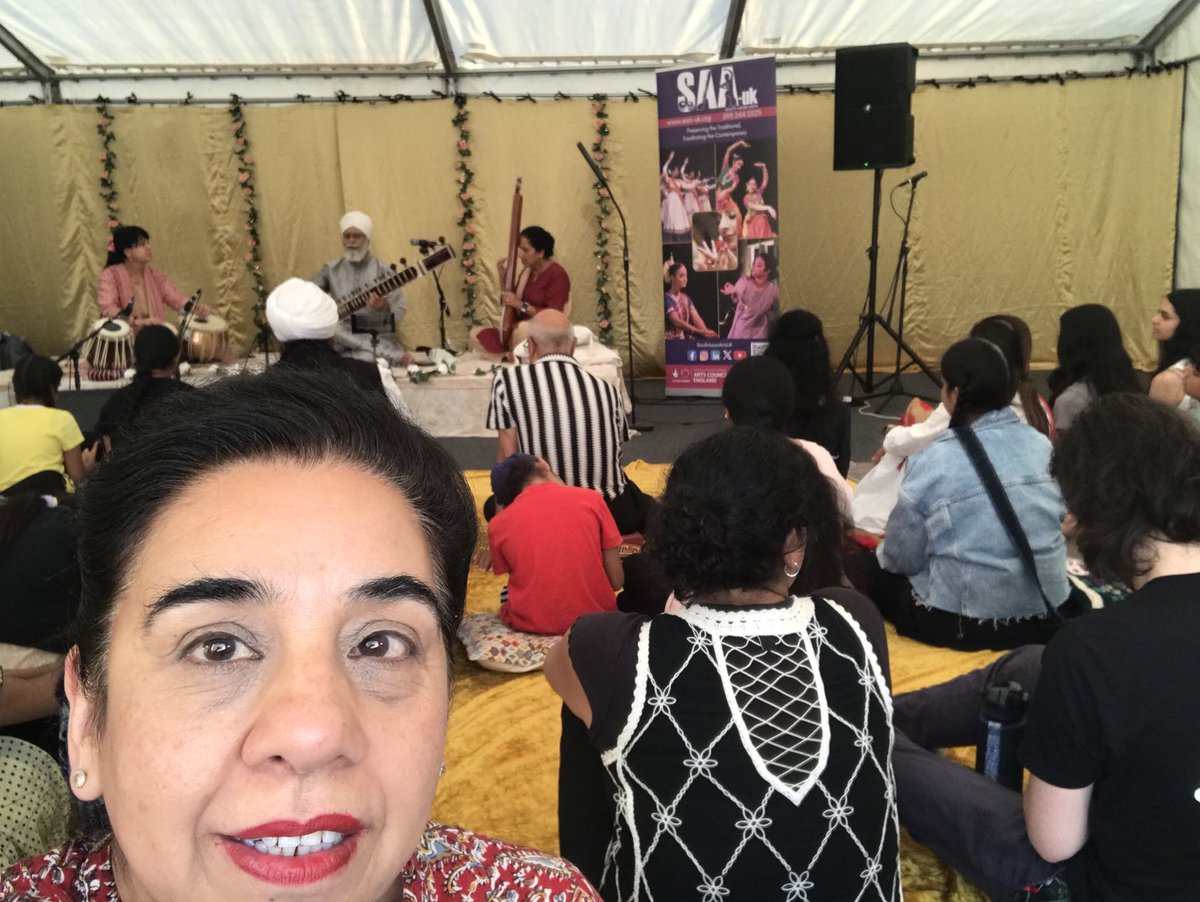 Keranjeet's tweet image. This week immersed ⁦@southasianartuk⁩ Summer School. Tonight we have a Baithak featuring the incredible ⁦⁦@sitarsingh⁩ &amp;amp; ⁦@1anuradhapal⁩ both legends inspiring #NexGen of young people of Yorkshire #Leeds ⁦@HENLEYDARREN⁩ ⁦@FutureTalentUK⁩