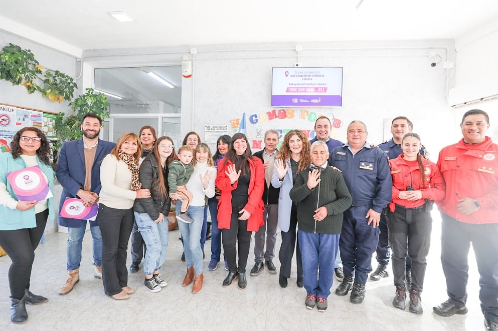 gobdecordoba's tweet image. 🟣Inauguramos 6 nuevos #PuntosMujer en los departamentos #SanJavier y #SanAlberto.🙋‍♀️
Los espacios funcionan en las localidades #Conlara, #SanJosé, #VillaSarmiento, #ArroyodelosPatos, #SanLorenzo y #SauceArriba ✅ y tienen como propósito acompañar, contener y orientar ante
