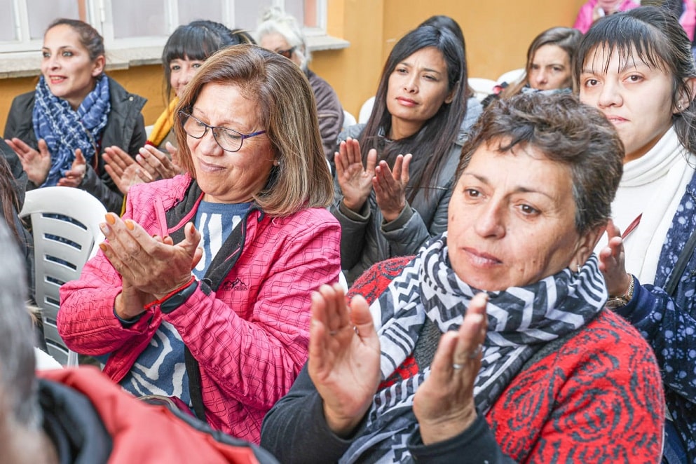 gobdecordoba's tweet image. 🟣Inauguramos 6 nuevos #PuntosMujer en los departamentos #SanJavier y #SanAlberto.🙋‍♀️
Los espacios funcionan en las localidades #Conlara, #SanJosé, #VillaSarmiento, #ArroyodelosPatos, #SanLorenzo y #SauceArriba ✅ y tienen como propósito acompañar, contener y orientar ante