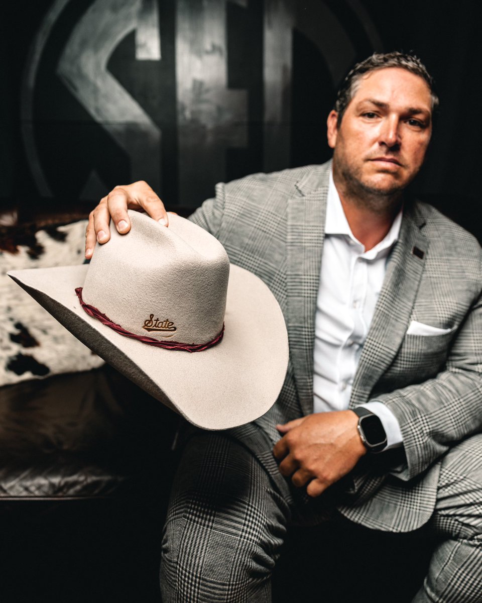 SamPurcellMSU's tweet photo. Wishing good luck to @HailStateFB &amp; my guy @Coach_Leb on the 1st day of Official Team Practice.

Excited about the ENERGY he has brought to Stark Vegas but most importantly the effort &amp; time he has made to build relationships in the Athletic Department. 

He gets it! 

#Winner https://t.co/UwZdbp8Bd0