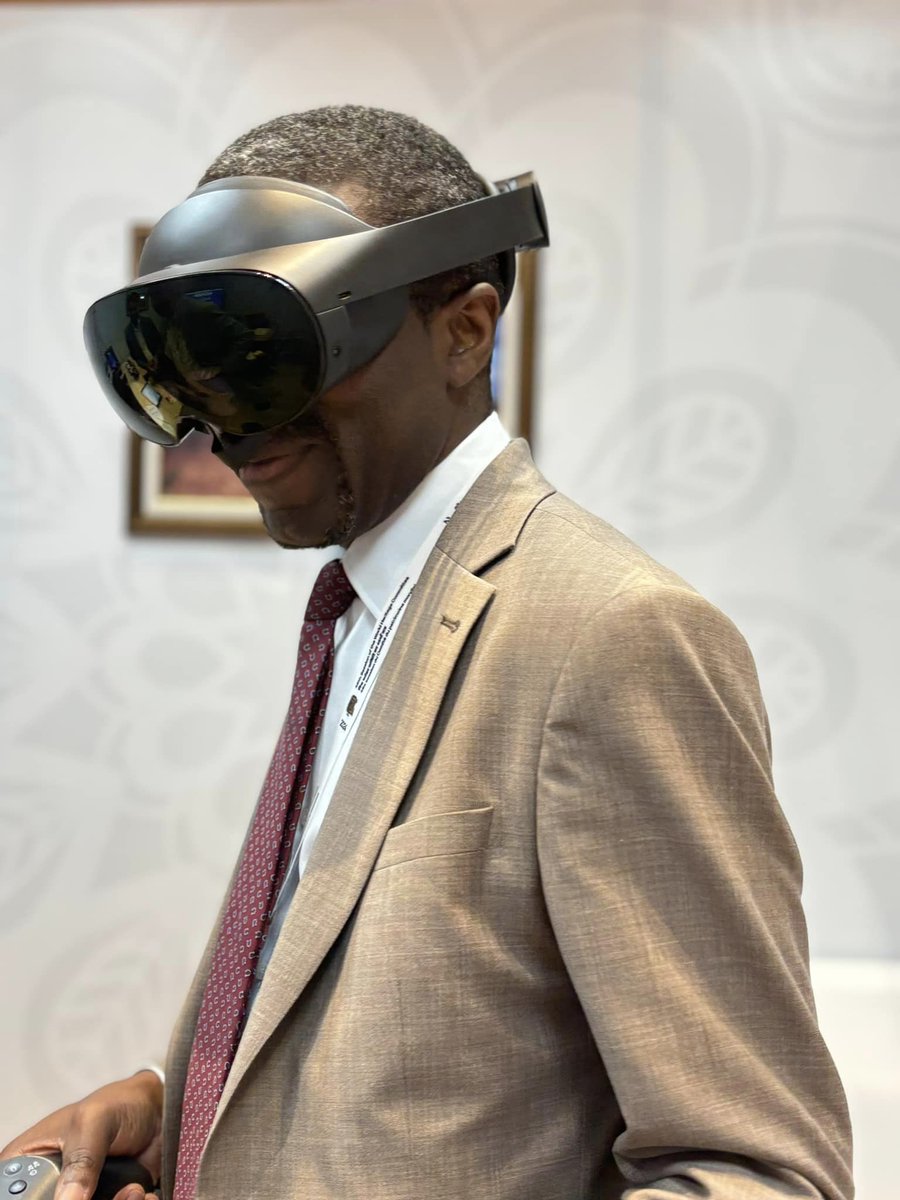 invoxel's tweet image. @invoxel  had privilege of presenting a vision of Immersive technologies in #VR to Mr. Vishal Sharma, Chairman of the 46th World Heritage Committee meeting and Ambassador of India to #UNESCO ; Mr. Ernesto Ottone Ramirez, ADG, Culture; and Mr Lazare Eloundou, Director of WHC
#WHC