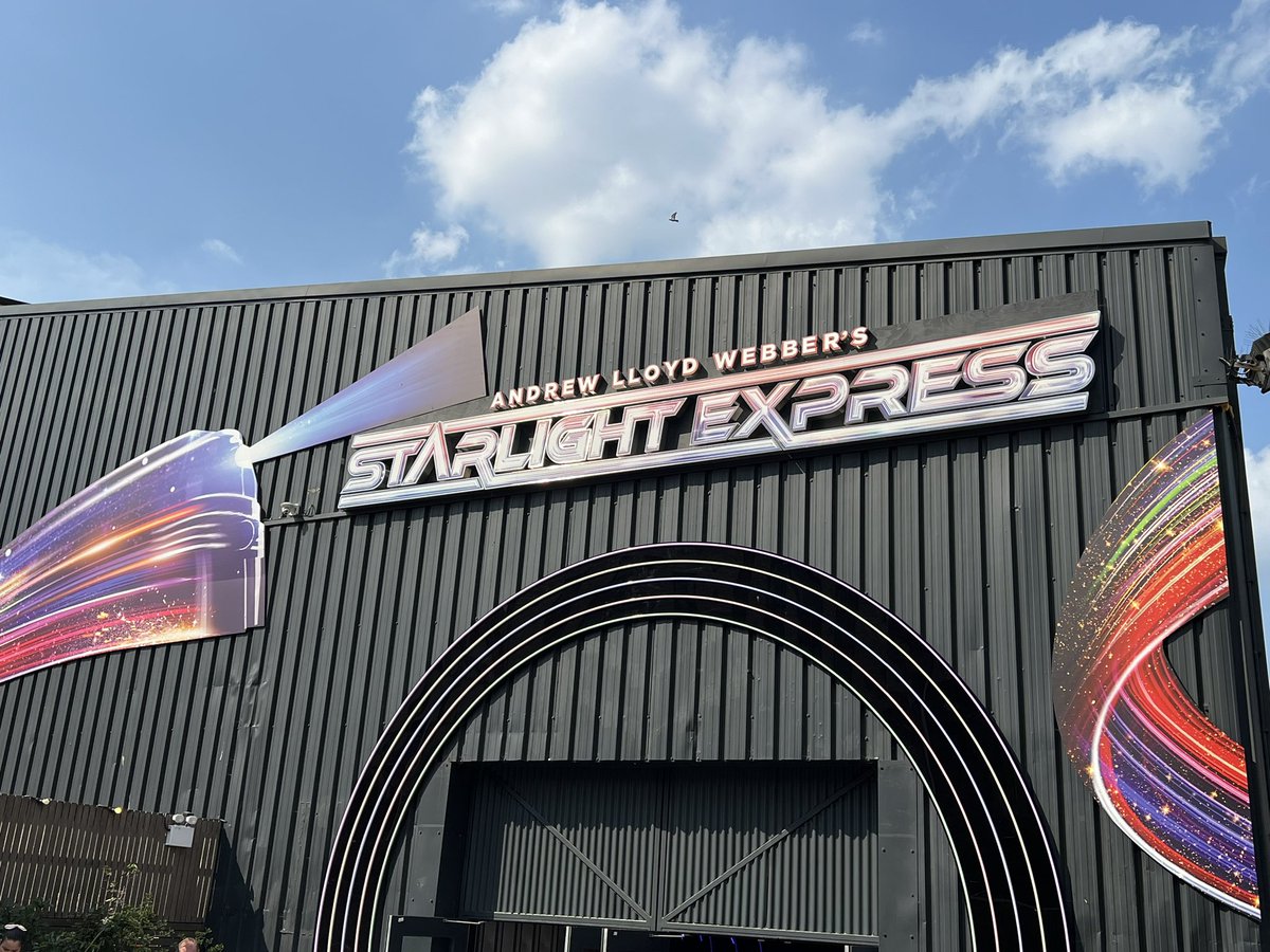 Amazing show! 
Thank you for a fantastic afternoon. #StarlightExpress <a href="/Starlightlondon/">Starlight Express London</a>