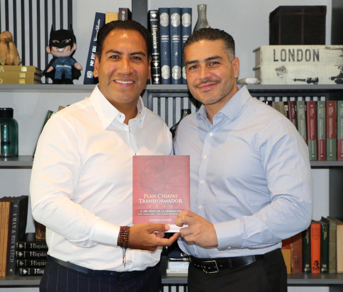 ramirezlalo_'s tweet image. Me reuní con el futuro secretario de Seguridad y Protección Ciudadana, en el gobierno de la doctora Claudia Sheinbaum @Claudiashein, Omar García Harfuch @OHarfuch, con quien dialogamos sobre unir esfuerzos para trabajar juntos por la seguridad de las y los chiapanecos.

Tuve el…