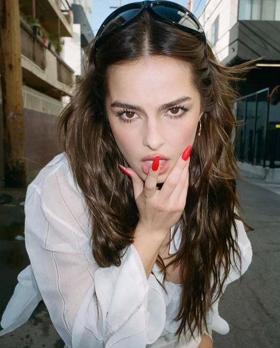 addison rae need a cigarette Addison Rae