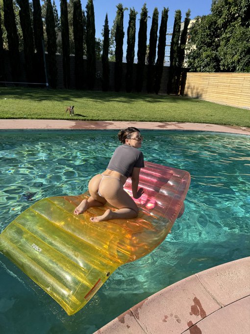 1 pic. Just realized that I have not been swimming in my pool that much this year and I haven’t even