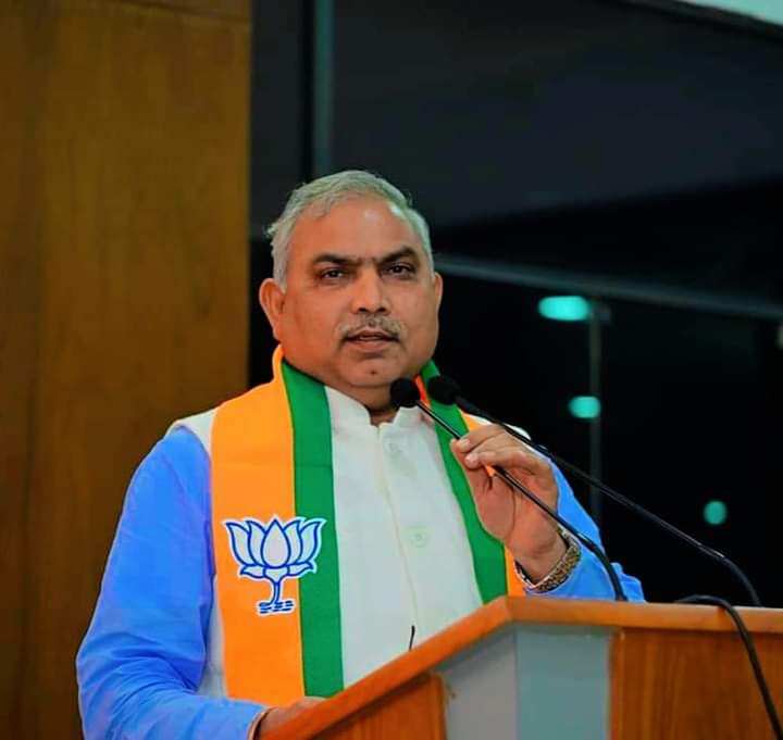DevenderNagpal4's tweet photo. कुशल संगठनकर्ता, असंख्य कार्यकर्ताओं के प्रेरणास्रोत एवं मार्गदर्शक, भाजपा के राष्ट्रीय सह-संगठ�� महामंत्री श्री @shivprakashbjp  जी भाई साहब को जन्मदिन की हार्दिक बधाई एवं शुभकामनाएं।

प्रभु श्रीराम से आपके उत्तम स्वास्थ्य एवं दीर्घायु जीवन की मंगल कामना करता हूँ। https://t.co/SMyEEax91Y