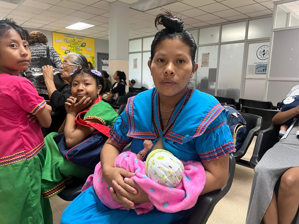 CSSPanama's tweet photo. 📍#Veraguas
Personal médico de la policlínica "Dr. Horacio Díaz Gómez", promueven la alimentación de bebés solo con leche materna a madres que asisten a la atención, como inicio a la celebración de la semana de la lactancia materna.
#CSScontigo https://t.co/ePSfL8pcYi
