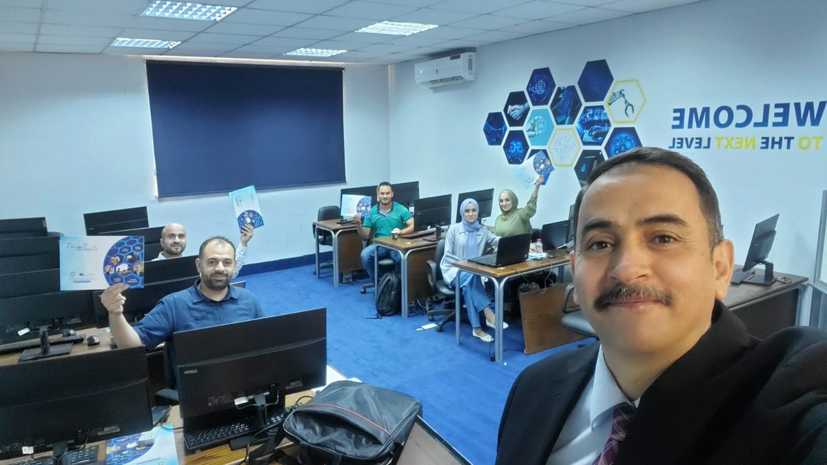 Mustafa_Foaad's tweet image. نجاح جديد والحمد لله
تم وبفضل الله اليوم تخريج مجموعة متميزة ورائعة من المتدربين من دورة برنامج #الأكسل_المتقدم ( #Advanced_Excel ) .. وذلك من خلال  Euro-Jordanian Advanced Business Institute (EJABI) .. تمنياتي للجميع بالموفقية والنجاح