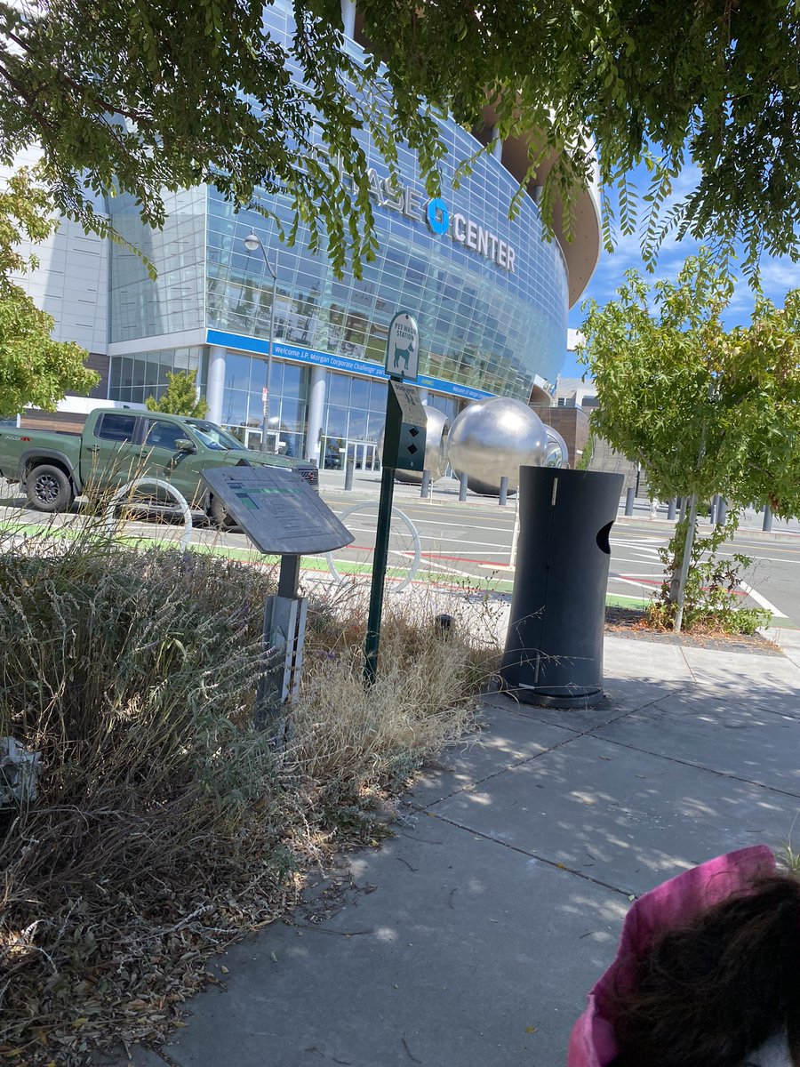 MebEffortlessly's tweet photo. making a thread for #GUTSWorldTourSanFrancisco n1 camping at the chase center. this line is specifically for the vip GA pit experience. I’ll be commenting on the thread with queue updates and other info as it comes up. 

🏷️ Chase Center Guts Tour Camping Livies SF San Fran https://t.co/49ZA71TlOo