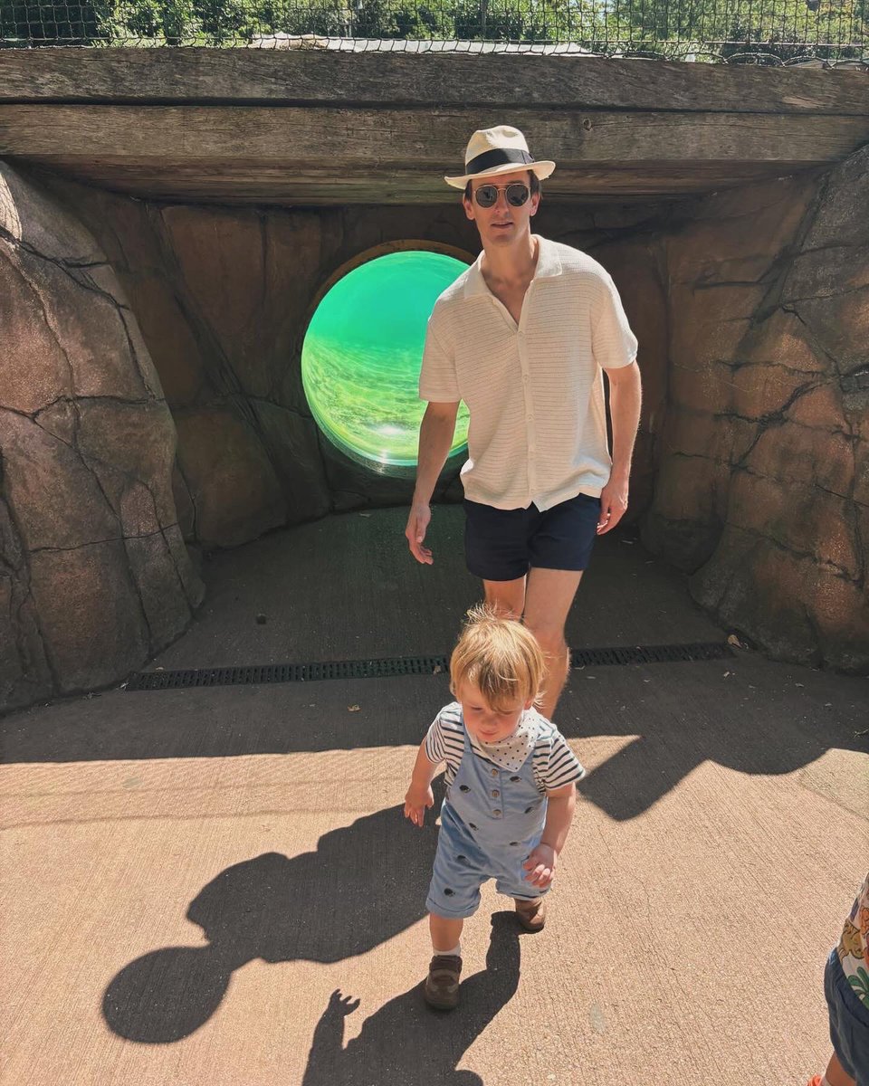 henry_proffit's tweet photo. Me and my son on a family trip to London Zoo!!! #familytime #londonzoo https://t.co/gtc6GR7izg