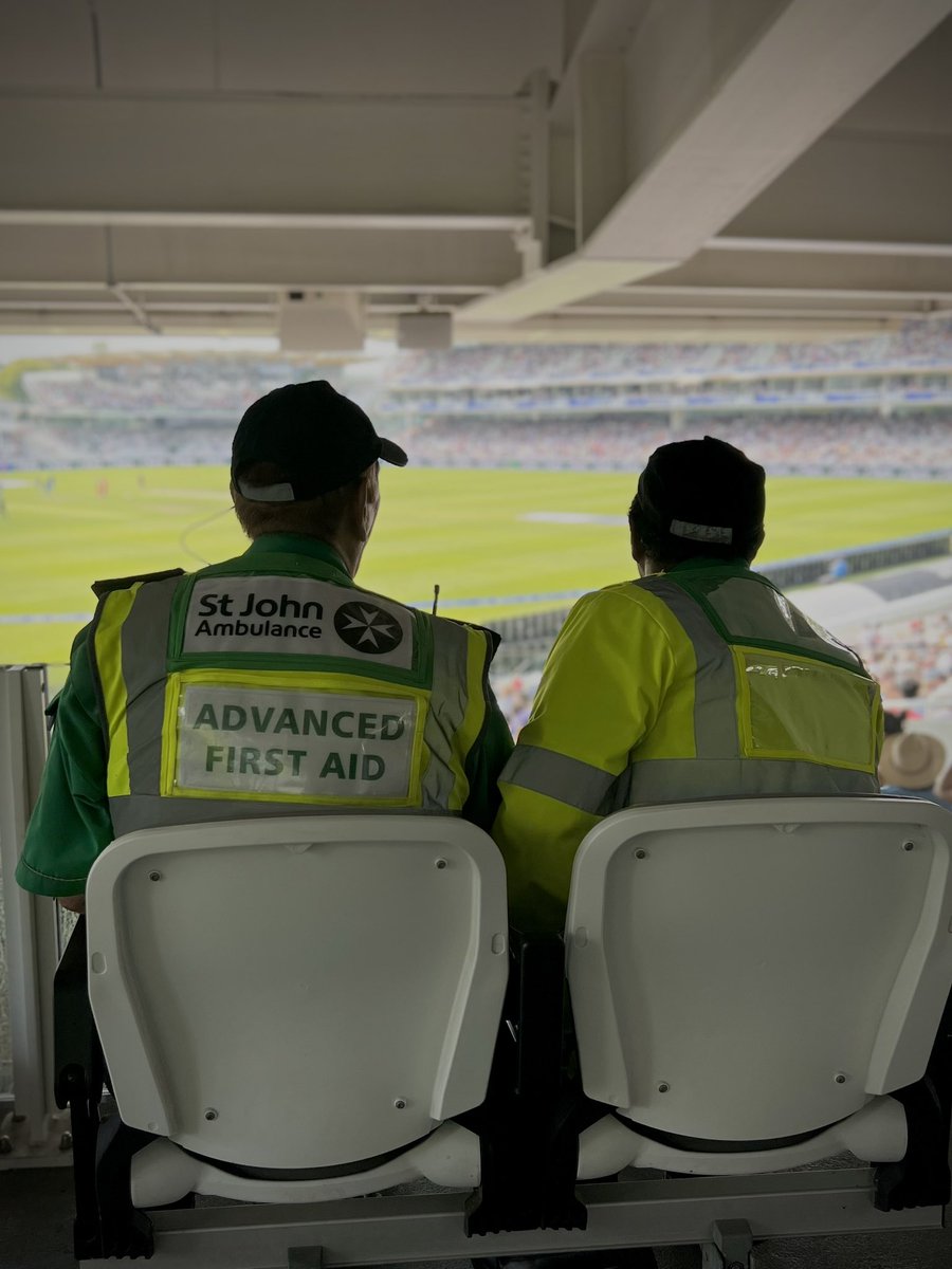 JamesHoffmann07's tweet photo. It was a pleasure to be part of the Joint Medical Team at @HomeOfCricket today, as one of the @stjohnambulance Sector Officers, supporting a wonderful team of volunteers in looking after all attending. 💚 #mysjaday #stjohnpeople https://t.co/VIeAil6Our