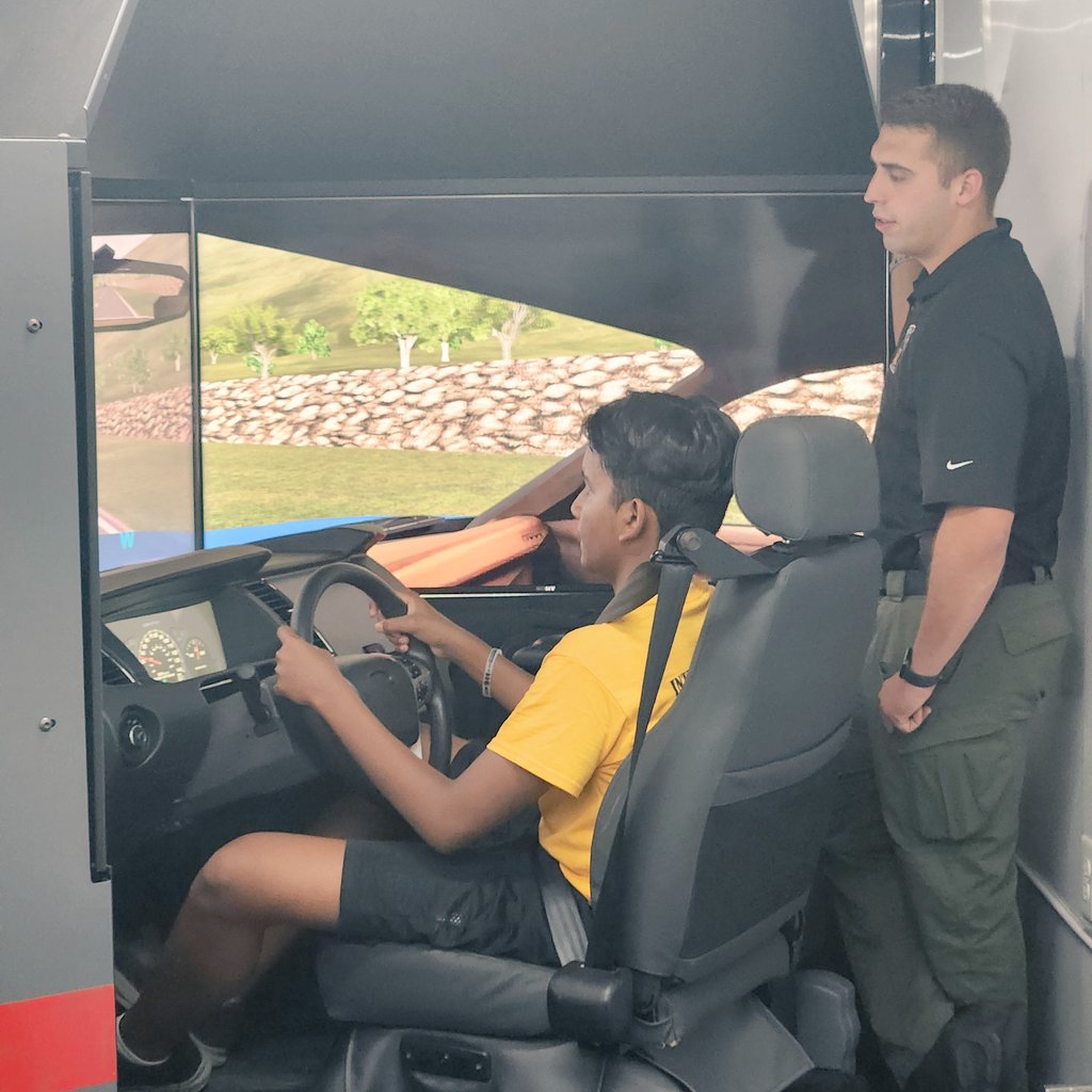 DelawareATE's tweet photo. It might be a hot one today, but it's nice and cool inside the DATE DUI/Distracted Driving Simulator. 
Middletown Police Department's Youth Leadership Academy had the opportunity to learn about the consequences of driving distracted or under the influence. https://t.co/IYuCEGpYue