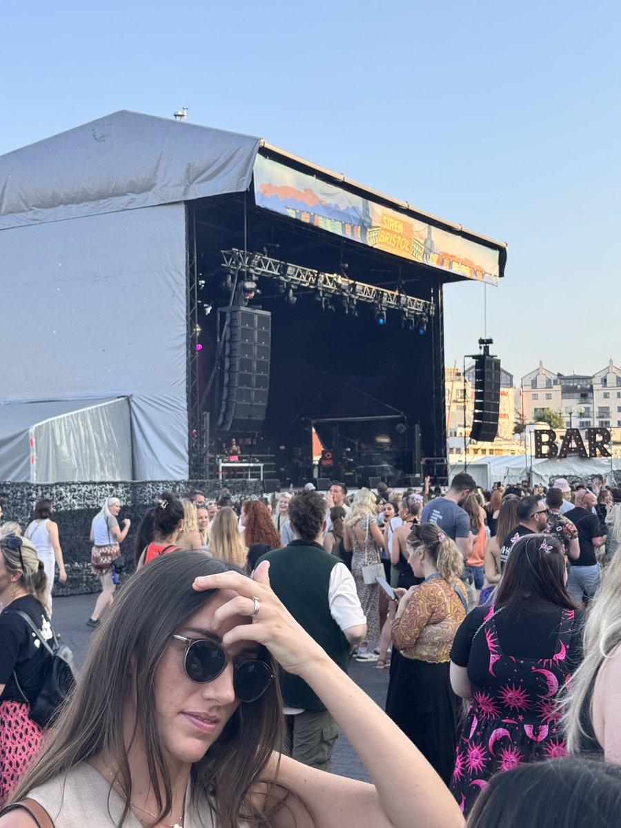 Andrewselfe1's tweet photo. Come on @keisha_buchanan   Waiting for you 🎉🎉 https://t.co/eYTxn7TH3v