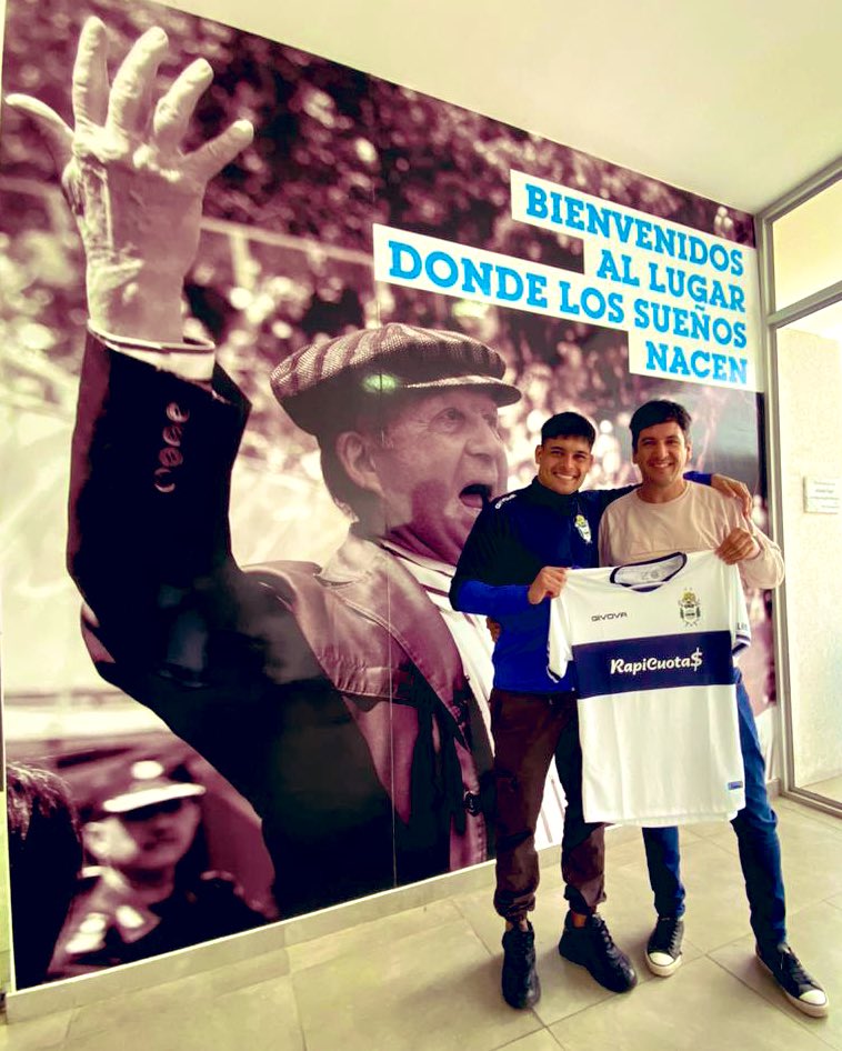 f_cejas's tweet image. “La locura, el descontrol y la alegríaaaaa…” 

El Toro en modo #GELP #CGE

📸 @evapatisserie