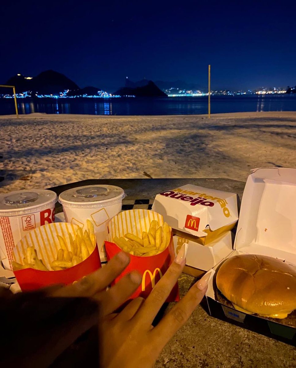 Hands couple (@1pics_) on Twitter photo 