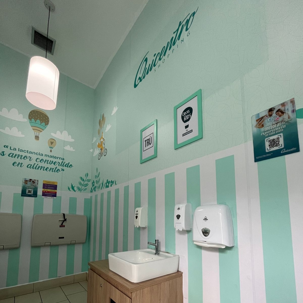 Hoy inicia la semana mundial de la #LactanciaMaterna, busca recordar todos los beneficios y resalta el apoyo de instituciones para cubrir varias necesidades en esta etapa. En #Quicentro contamos con un #lactario totalmente equipado y listo para madres y bebés. #LactanciaMaterna