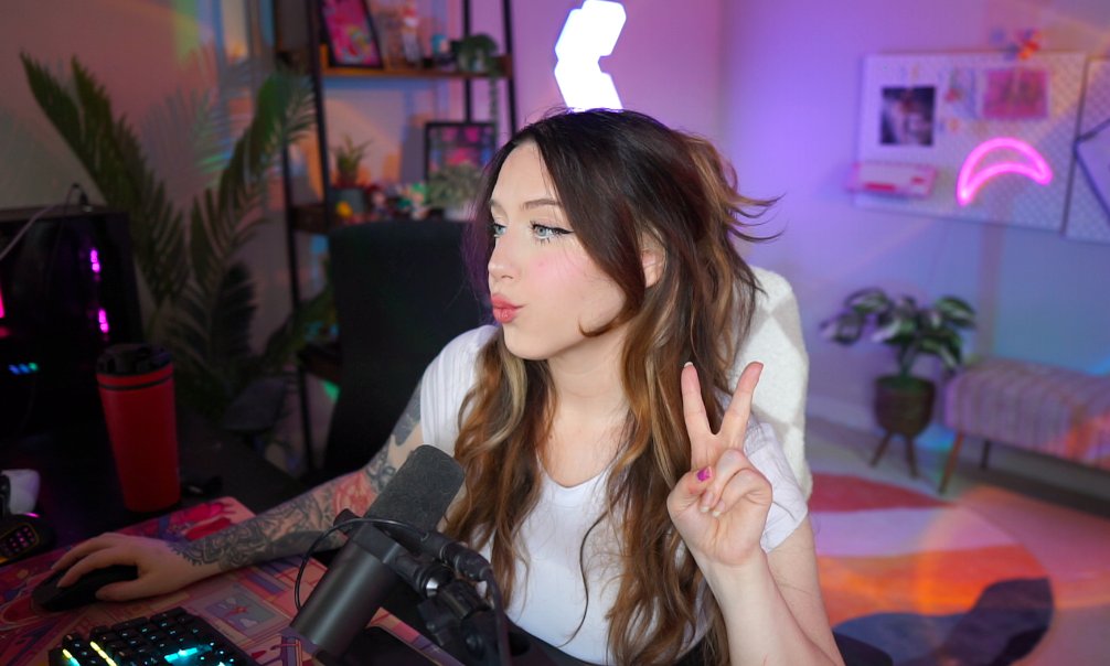 luxxlaine's tweet image. ITS TIME!! LUXXATHON STARTING NOW

happy 10 years of streaming thanks for everything!!🥳

twitch.tv/luxx