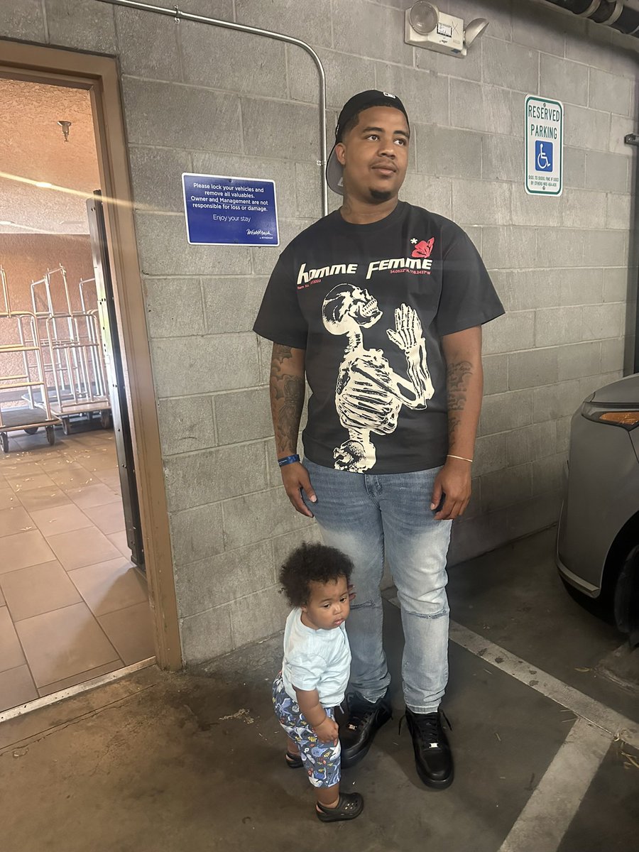 shechosequese's tweet image. 24❤️#LLDB