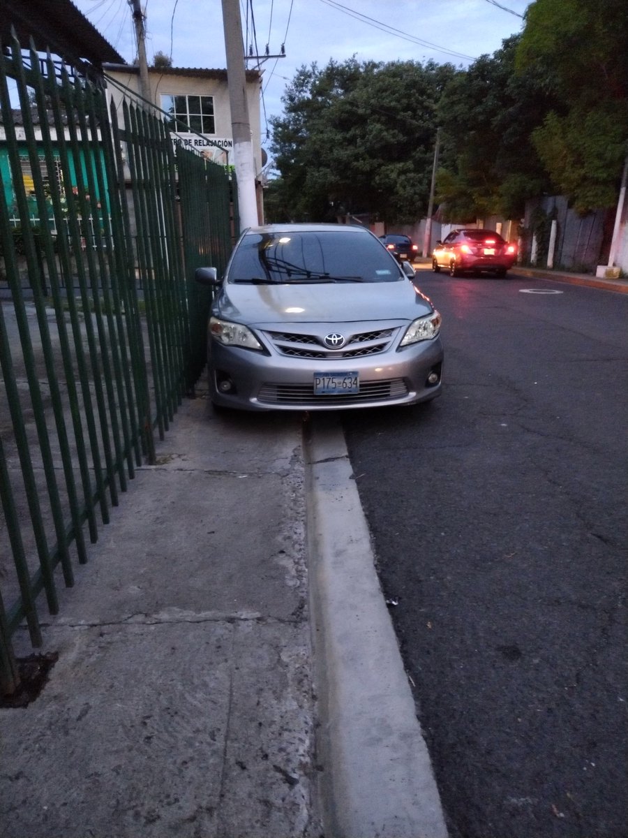 Qué aventura caminar por la calle antigua a Zacamil <a href="/VMTElSalvador/">VMT</a> <a href="/alcaldia_ss/">Alcaldía de San Salvador</a> a quién debo etiquetar para que se haga viral el tuit y solucionen?