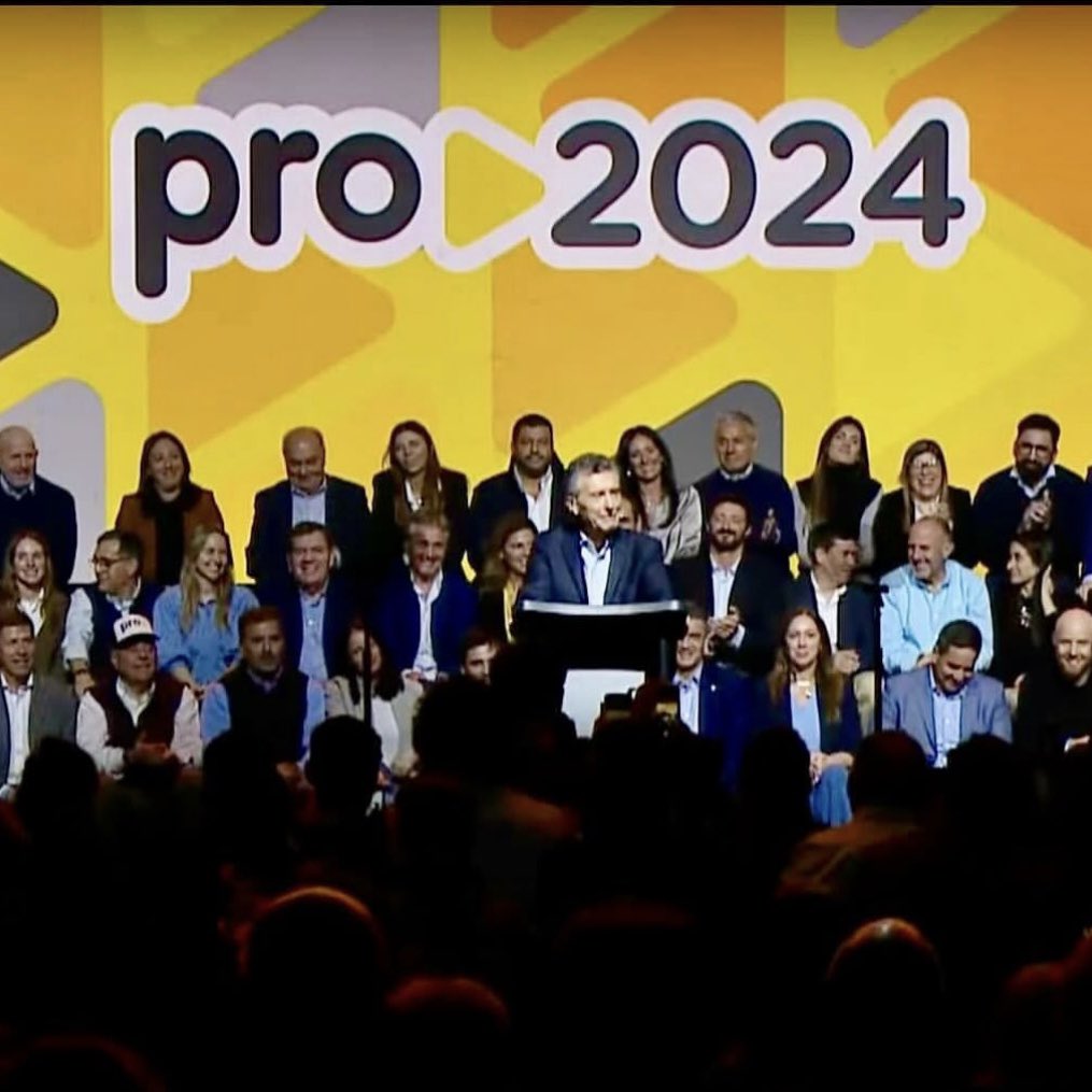 Cristian Ritondo (@cristianritondo) on Twitter photo En el lanzamiento del #NuevoPRO junto a <a href="/mauriciomacri/">Mauricio Macri</a>. Vamos a trabajar por una Argentina y una provincia mejor, eso es lo que nos une hace más de 20 años. Se viene una nueva etapa de renovación con la esencia y los mismos valores de siempre. En el lanzamiento del #NuevoPRO junto a <a href="/mauriciomacri/">Mauricio Macri</a>. Vamos a trabajar por una Argentina y una provincia mejor, eso es lo que nos une hace más de 20 años. Se viene una nueva etapa de renovación con la esencia y los mismos valores de siempre.