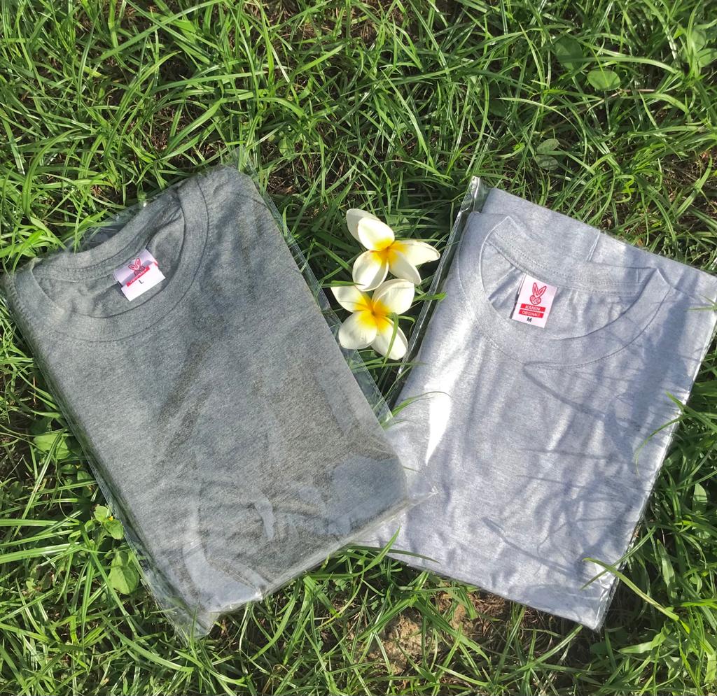 LoexFashion's tweet photo. @barllymarma A plain tee shirt in his favorite color for ₦3,500 
Then delivery 2k
Free birthday packaging and note https://t.co/uxoOaNh4Mj