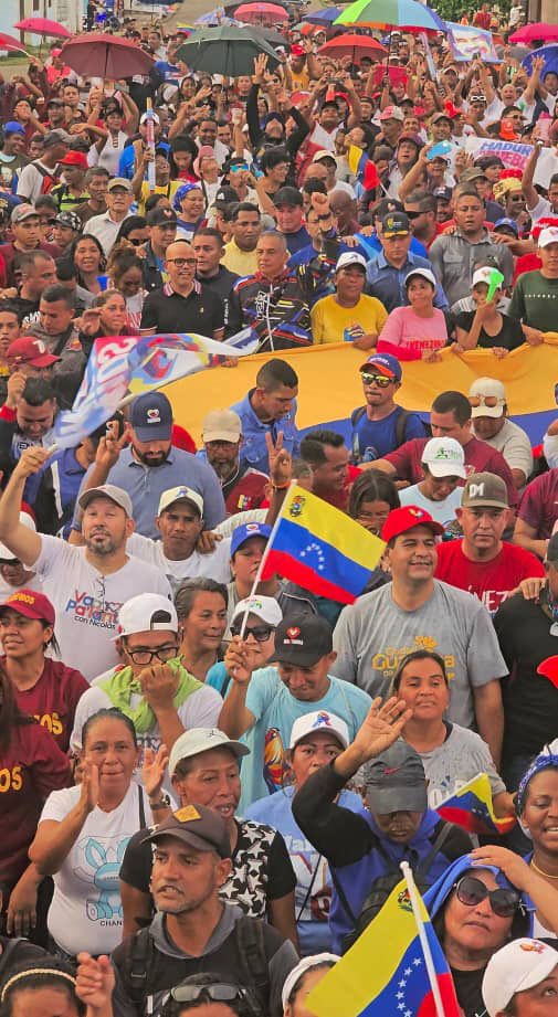 amarcanopsuv's tweet photo. Agosto comienza con el pueblo de San Félix recorriendo  las calles respaldando a su presidente y líder @NicolasMaduro https://t.co/BDujy96beb