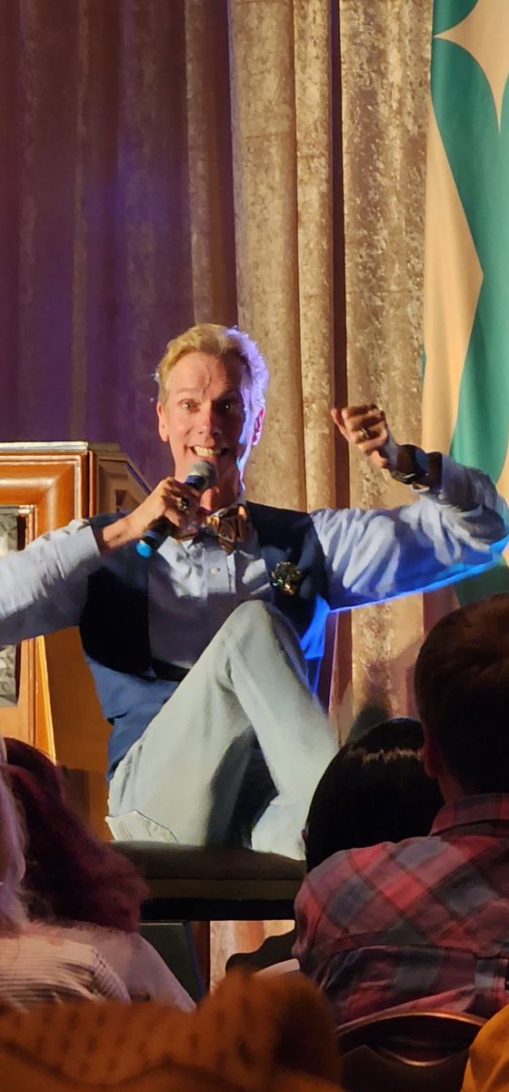 Next for us, we head to Vic’s Bar where <a href="/SaraMitich/">Sara Mitich</a> is hosting a live recording of her Gratitude &amp; Growth podcast, where <a href="/actordougjones/">Doug Jones</a> is the guest. Jones shares his strategies for overcoming imposter syndrome, having a healthy mindset, maintaining a marriage of more than 40