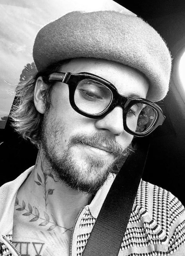 biebernovidade's tweet photo. 🚨GENTE? Justin Bieber publicou. https://t.co/bAkXPEaM0Y