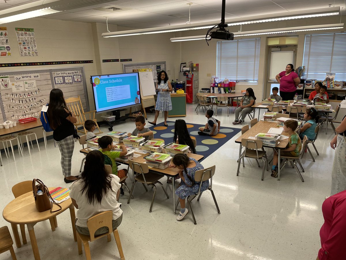 Arcola ES Community School Liaison tweet media