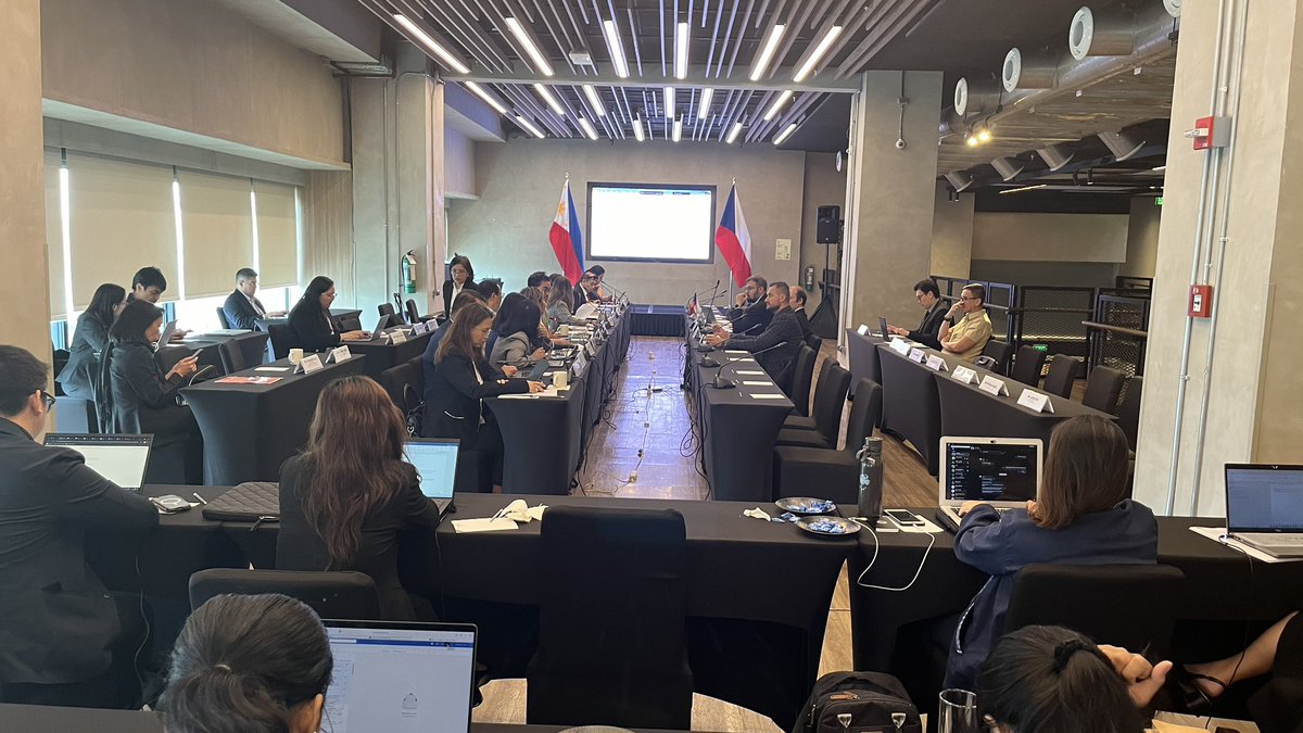 CZAmbManila's tweet photo. 2nd Session of the Joint Committee on Economic Cooperation between delegations led by  @DtiPhilippines and @mpo_tweetuje, confirming that bilateral relations reach across all sectors and have great prospects. 
🇨🇿🤝🇵🇭

Special thanks to DTI USec Allan Gepty @abg16272 🙏 https://t.co/EENjAMX4Km