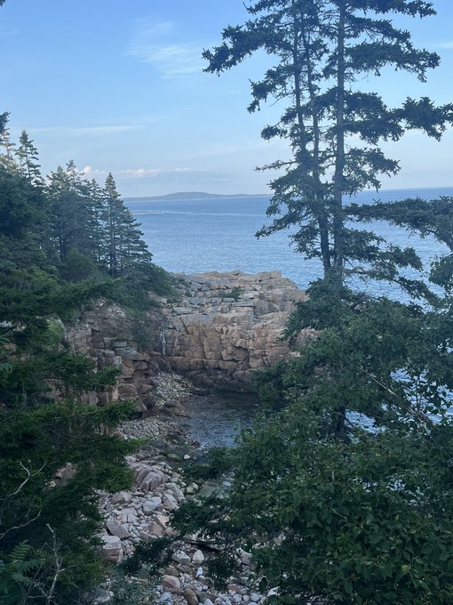 Just hiked 7 miles in Acadia National Park (and now I&rsquo;m going to Taco Bell) https://t.co/QE3lpHo3mC
