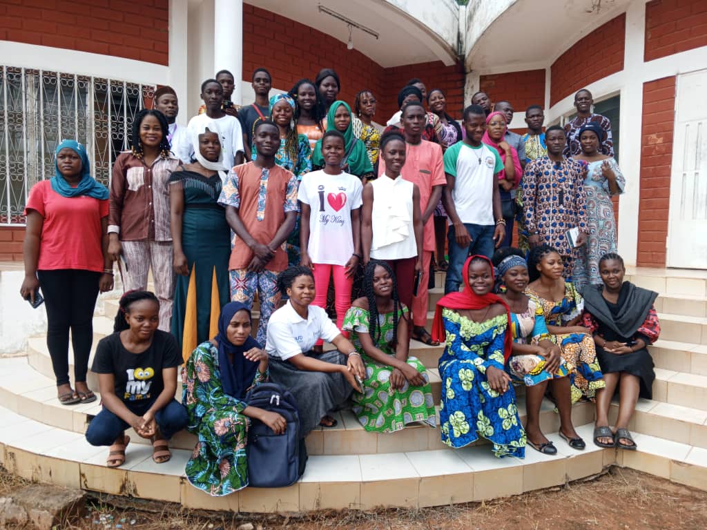 Employabilité des jeunes, défis majeur pour la société. Dans l'optique d'apporter notre pierre à l'édifice pour les questions d'employabilité des jeunes, Cokary Alhery a organisé une séance le 10 juillet 2024 avec les jeunes de la ville de Natitingou