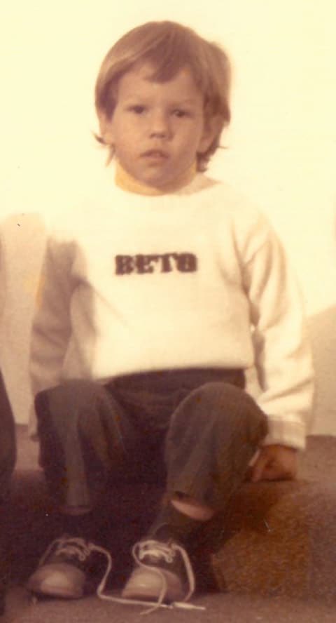 BLKHistoryProf's tweet photo. @mrgibber45 @OhNoSheTwitnt You’re a clown. He always went by Beto https://t.co/U7Tmwk4XnM