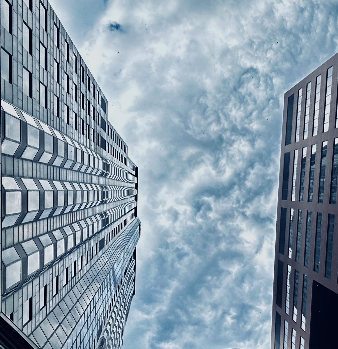 Chad001984's tweet photo. My view of St Lou https://t.co/5P1bokYki4