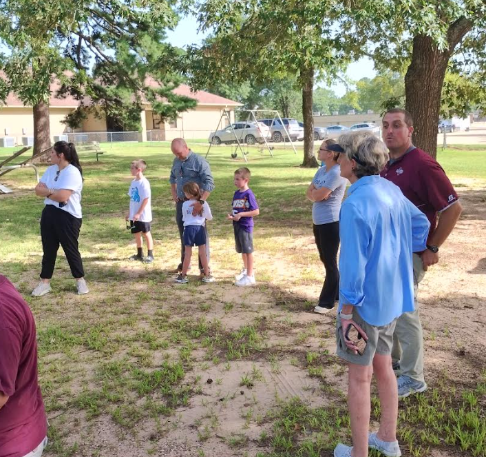 MaudTXISD's tweet photo. We had a great time at Popsicles with the Principal tonight and appreciate all of our parents/guardians and students for attending. We are excited to see everyone next Wednesday! #MaudTXISD https://t.co/n0Zzw791J9