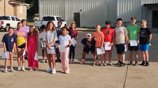 MaudTXISD's tweet photo. We had a great time at 6th grade Cardinal Camp tonight and appreciate all of our parents/guardians and students for attending. We are so excited to have our new sixth graders on campus next week! #MaudTXISD https://t.co/uve2xX06nr