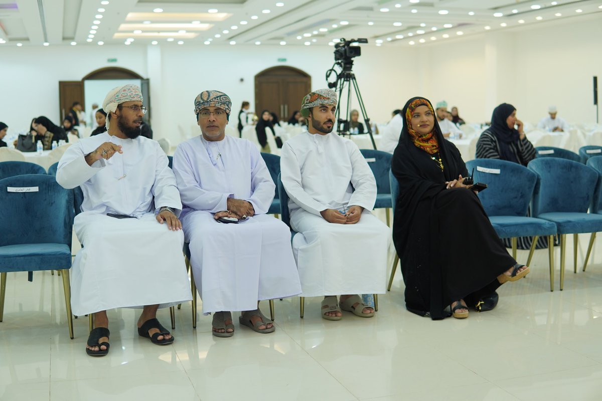 Ai_oman_'s tweet photo. مشاركة المهندس/أسامة الدغاري ممثلاً شركة الذكاء الاصطناعي في ورشة عمل التجارة الإلكترونية التي قدمتها الماستر شنونة البروانية 📈
@MetroMuscat https://t.co/GJQqfOuF4r
