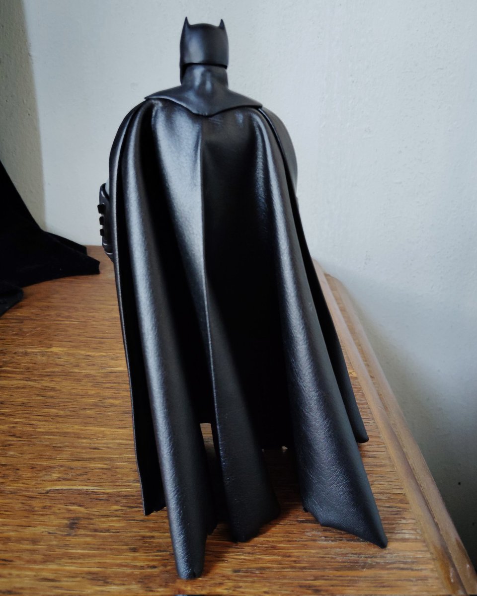 ElasToro7's tweet image. My custom Fondjoy BATFLECK.
Follow me on Instagram @ghoul_customs_