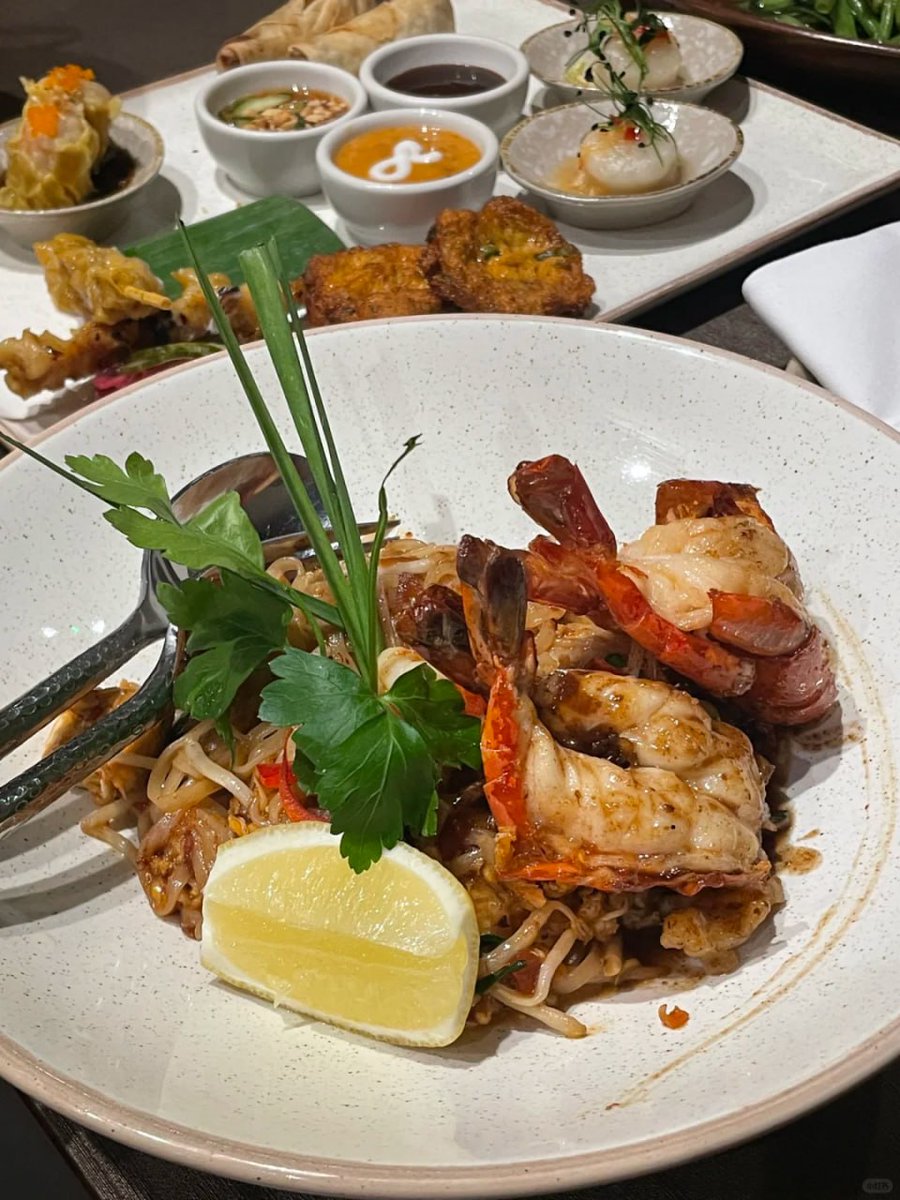 ResumesWR's tweet photo. Pad Thai is a must-order Thai food every time👍👍
Prawns are my favorite and the flavors are all right. https://t.co/SLtMwvX7Kq