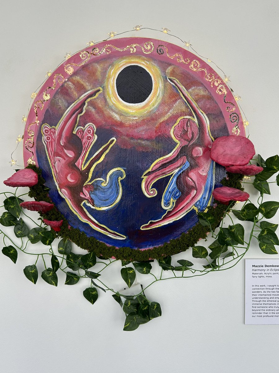 A painting I did for one of my finals last semester!  It’s called “Harmony in Eclipse: A Dance of Connection” I based it on my relationship with my mom, I ended up giving it to her for Mother’s Day a while back 💖 
#painting #art #acrylicpainting #sculpture #artist #fairies