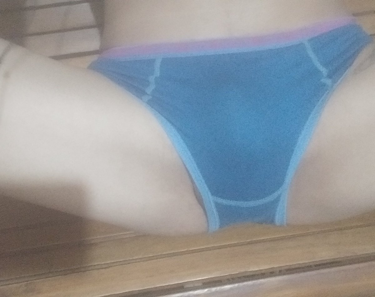 NIncest6972595's tweet photo. Saya terangsang melihat CD adik saya tergantung di kamar mandi crotin gpp istri GK tau ap2 https://t.co/VWIVdHkaJa