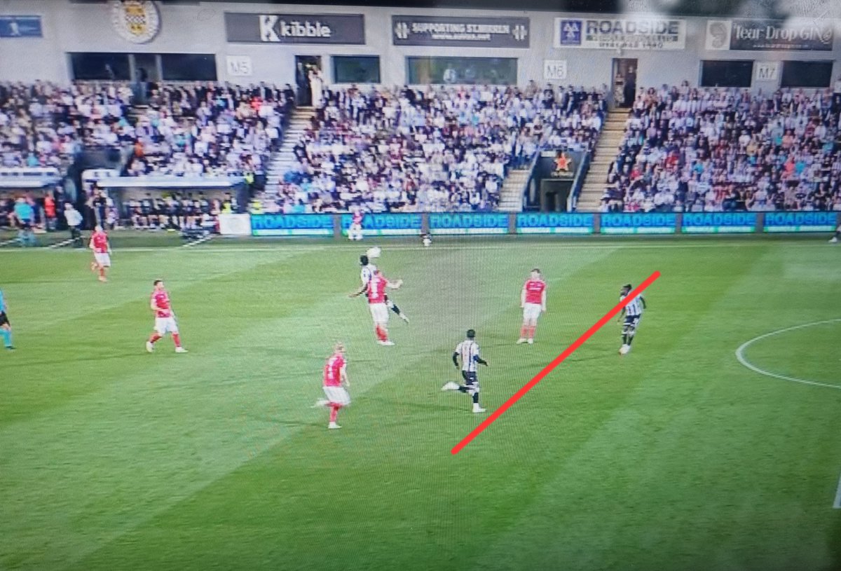 Ekkert VAR fyrr en í playoffs sá ég einhversstaðar. #uecl #stmirren #valur