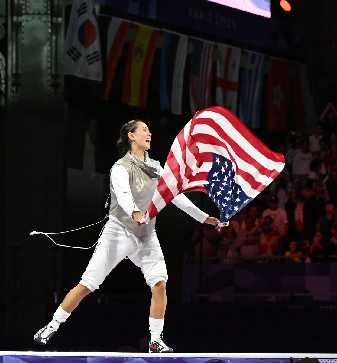 FIE_fencing's tweet photo. Congrats, Team USA for striking gold in women's team foil! Way to bring it home, ladies!🥇🇺🇸 

@USAFencing @Federscherma @Olympics @paris2024
#fencing #RoadToParis #OlympicGames #Olympics #Paris2024
📸 © FIE 2024/Augusto Bizzi &amp; Eva Pavia https://t.co/qPMt5ZblTC