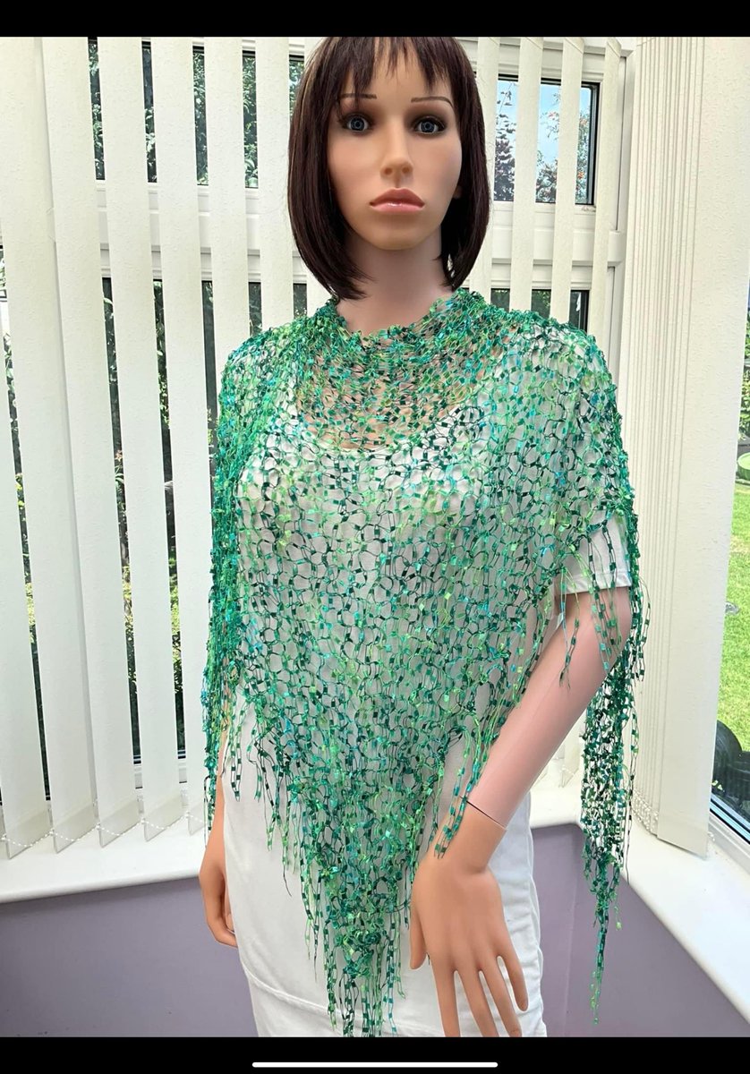 Kelebekstyles1's tweet photo. New month, & a brand new item in the shop! I’ve just added this large, pretty wrap in multi green shades, that’s smart, fashionable & modern. A lovely accessory to suit anyone https://t.co/sQJCf7eYzI #CraftBizParty #UKMakers #shopindie #lightwrap #greenshades https://t.co/xpSSpdUJSi