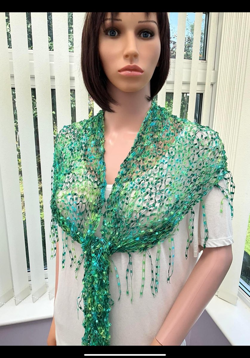 Kelebekstyles1's tweet photo. New month, & a brand new item in the shop! I’ve just added this large, pretty wrap in multi green shades, that’s smart, fashionable & modern. A lovely accessory to suit anyone https://t.co/sQJCf7eYzI #CraftBizParty #UKMakers #shopindie #lightwrap #greenshades https://t.co/xpSSpdUJSi