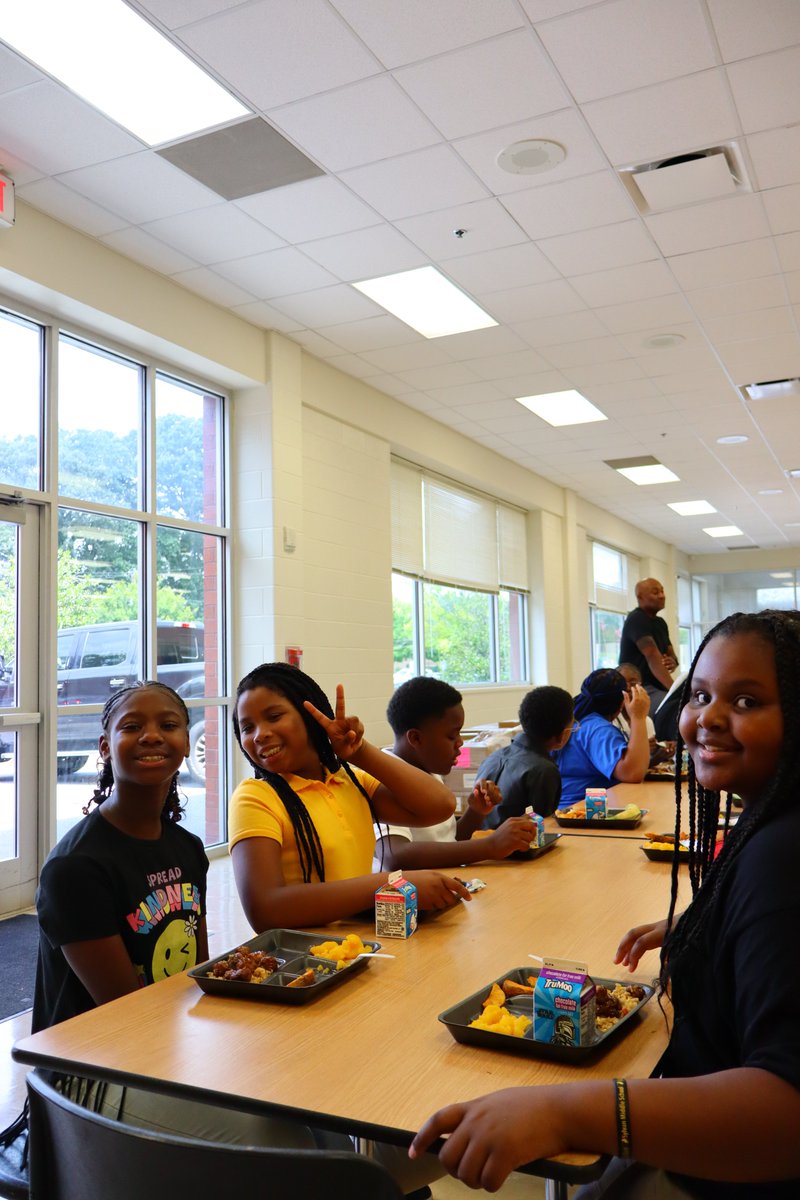 APSNutritionNow's tweet photo. Kickstarting the school year with flavor! General Tso's Chicken and Veggie Rice were a hit at @APSSylvanHills yesterday. Looks like the students are loving their new meal options!
-
#apsnutrition #apsstudents #backtoschool #sylvanhillsmiddle https://t.co/RQENqnXs2h
