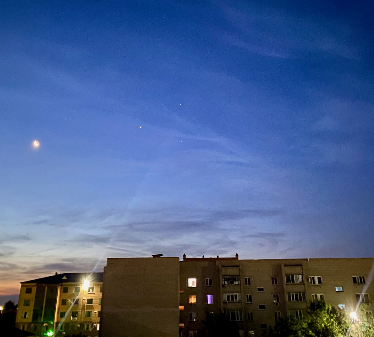 На утреннем небе Юпитер, Марс, и Альдебаран выстроились в равносторонний треугольник. Что-то будет!